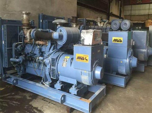 启东发电机组带负载降电压是什么原因照成的？