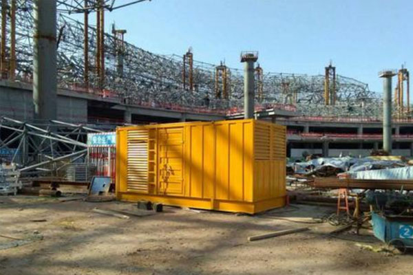启东发电机出租如何判断空气滤清器是否需要更换？