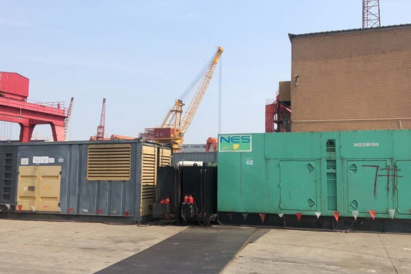 启东发电机出租空气滤清器的清洁频率是多少？