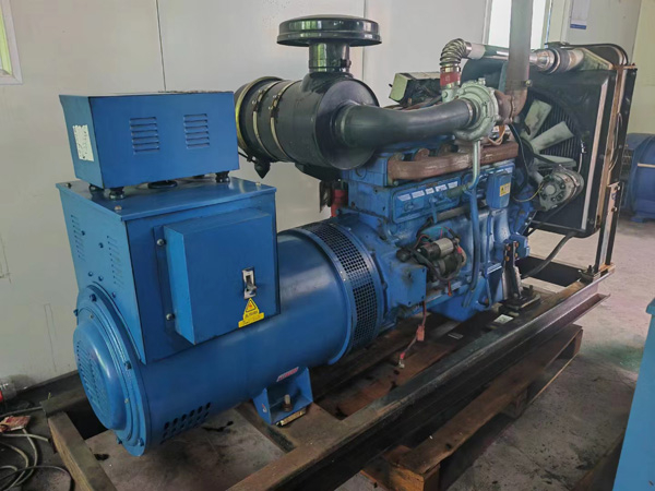 启东100kW柴油发电机组使用多级机油有哪些优缺点？